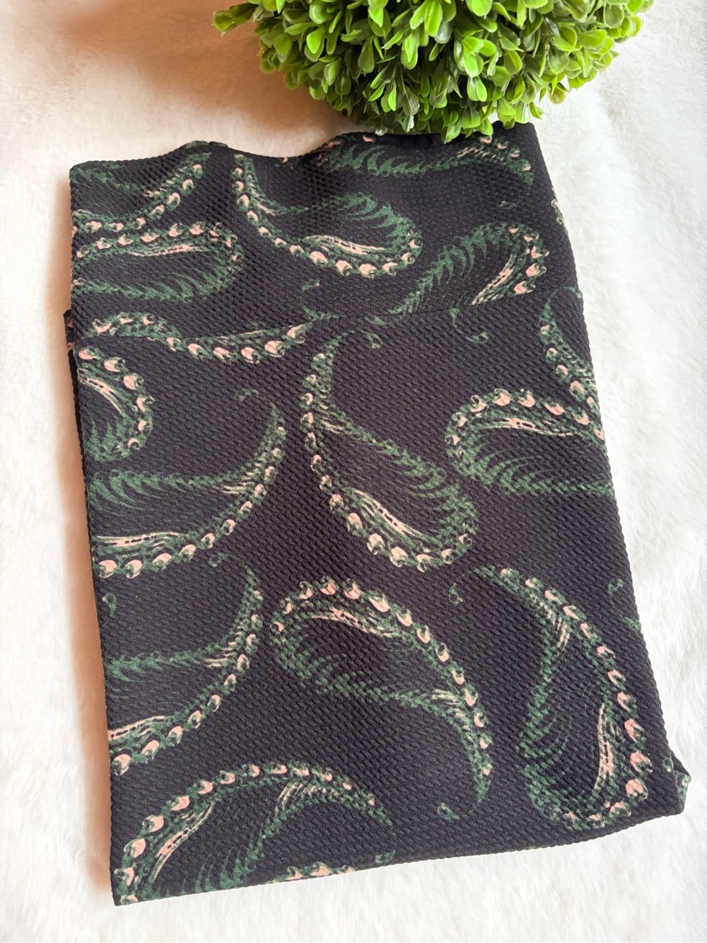 LuLaRoe Black Pencil Skirt with Subtle Paisley print